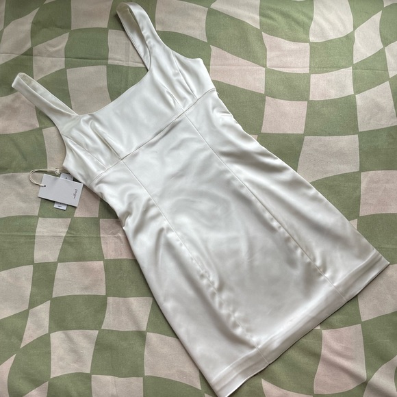 WILFRED WHITE SATIN COCKTAIL DRESS - Picture 1 of 4